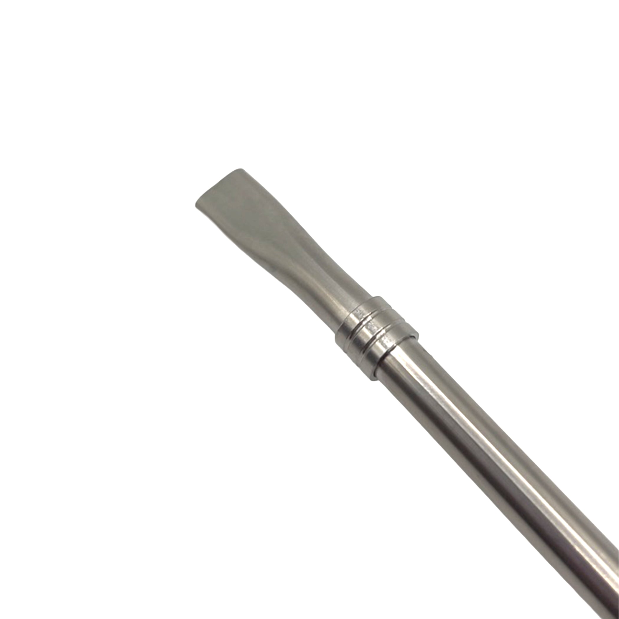 Close-up of the Austral bombilla's ergonomic mouthpiece, featuring a polished decorative ring for better grip and heat dissipation.