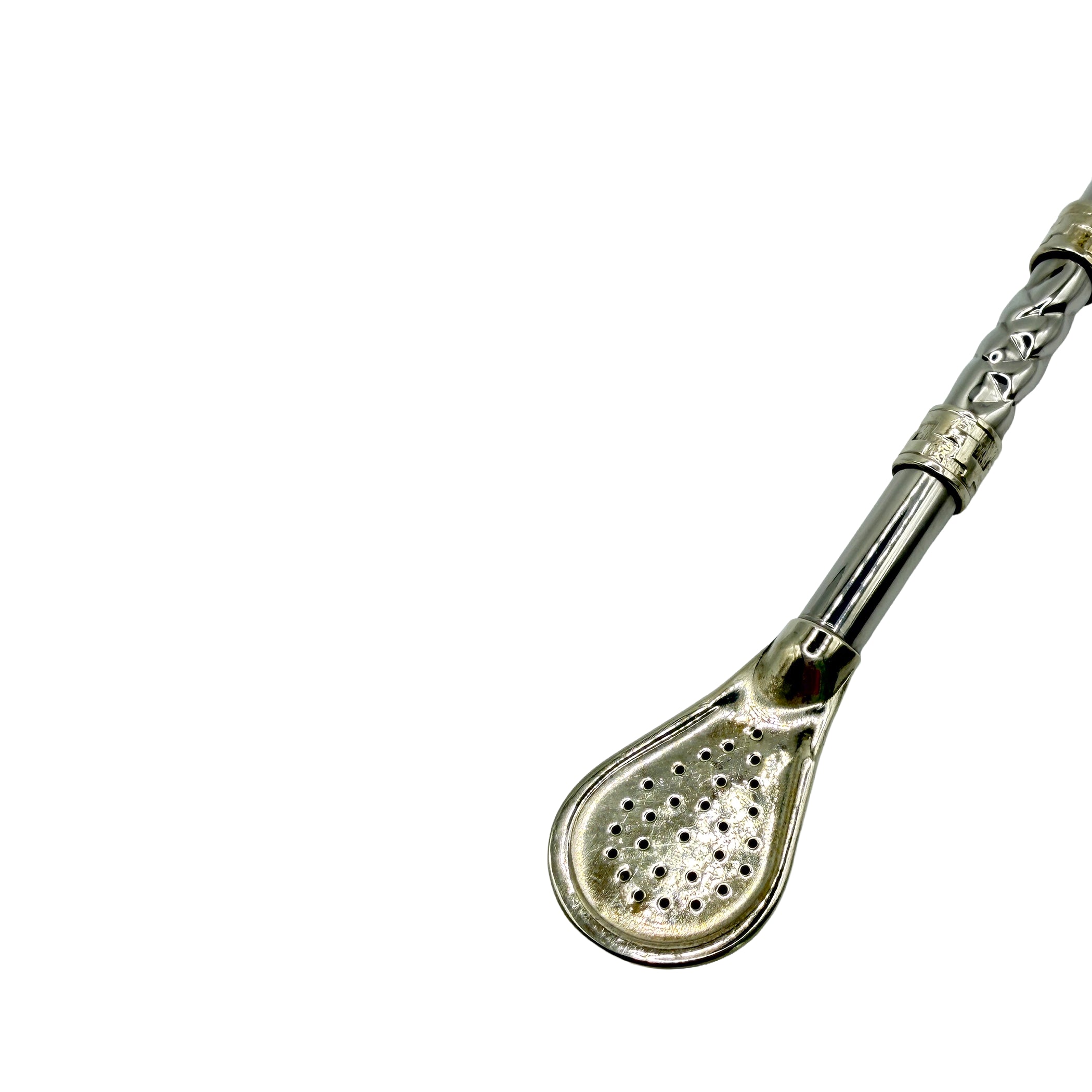 Detailed view of the premium spoon filter and lower ring accent on the Double Ring Del Plata Alpaca Bombillón.