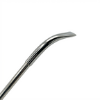 Close-up of the curved pico de loro mouthpiece on the Uruguay mate straw, showcasing the smooth, mirror-like shine of premium alpaca silver