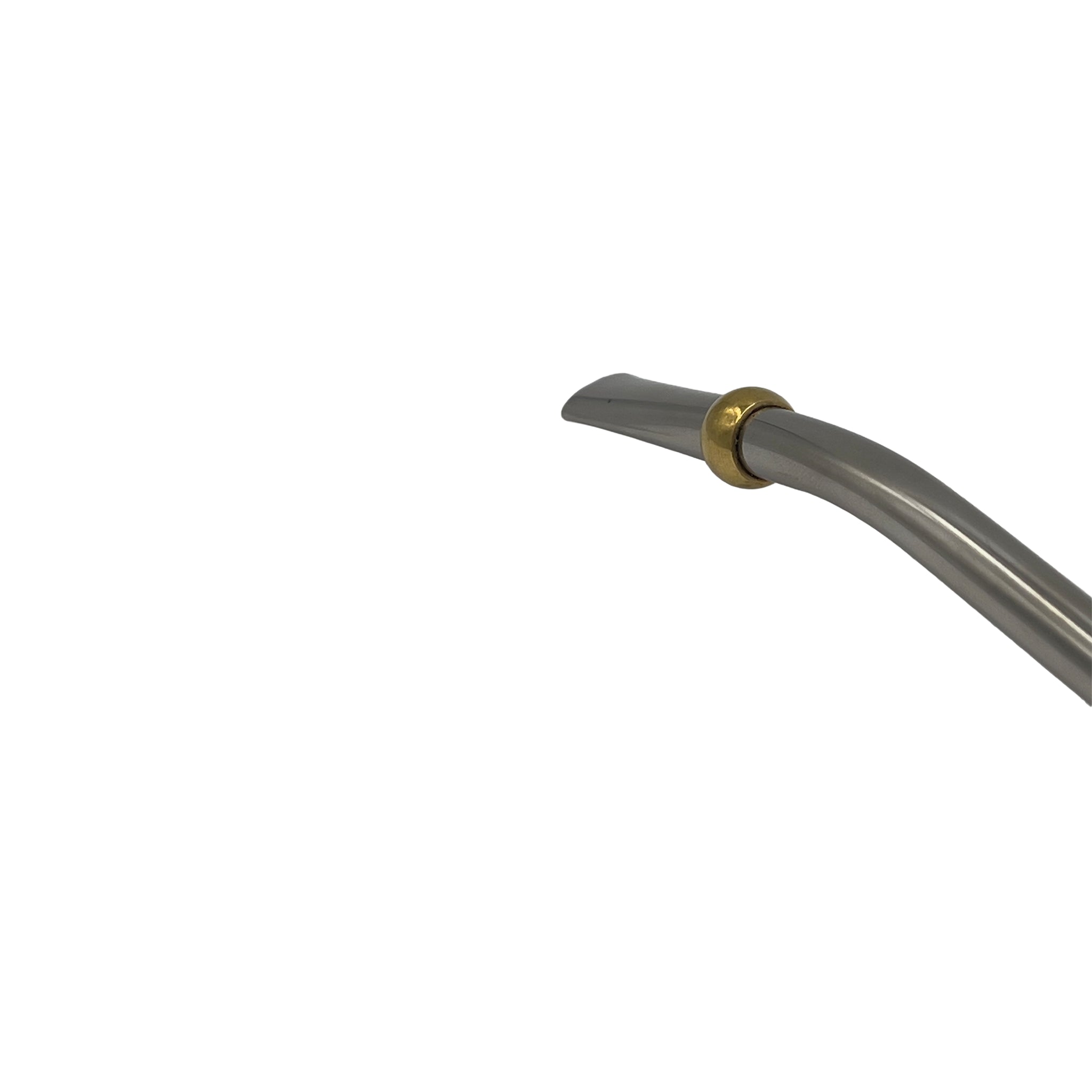 Close-up of the Cataratas bombilla mouthpiece with a handcrafted gold-toned ring and a comfortable flat design.